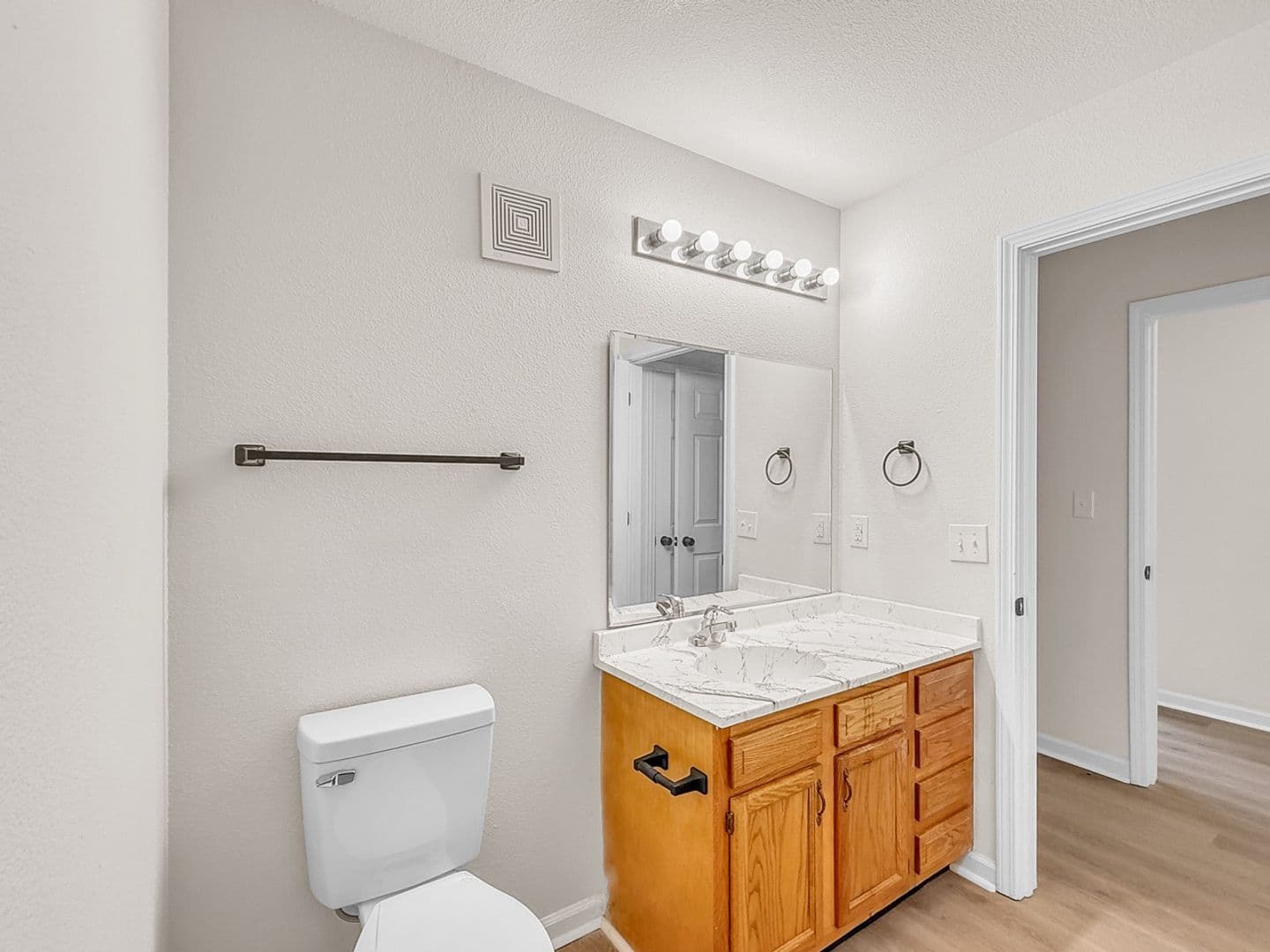 Indianapolis House: 6014 Castleford Dr