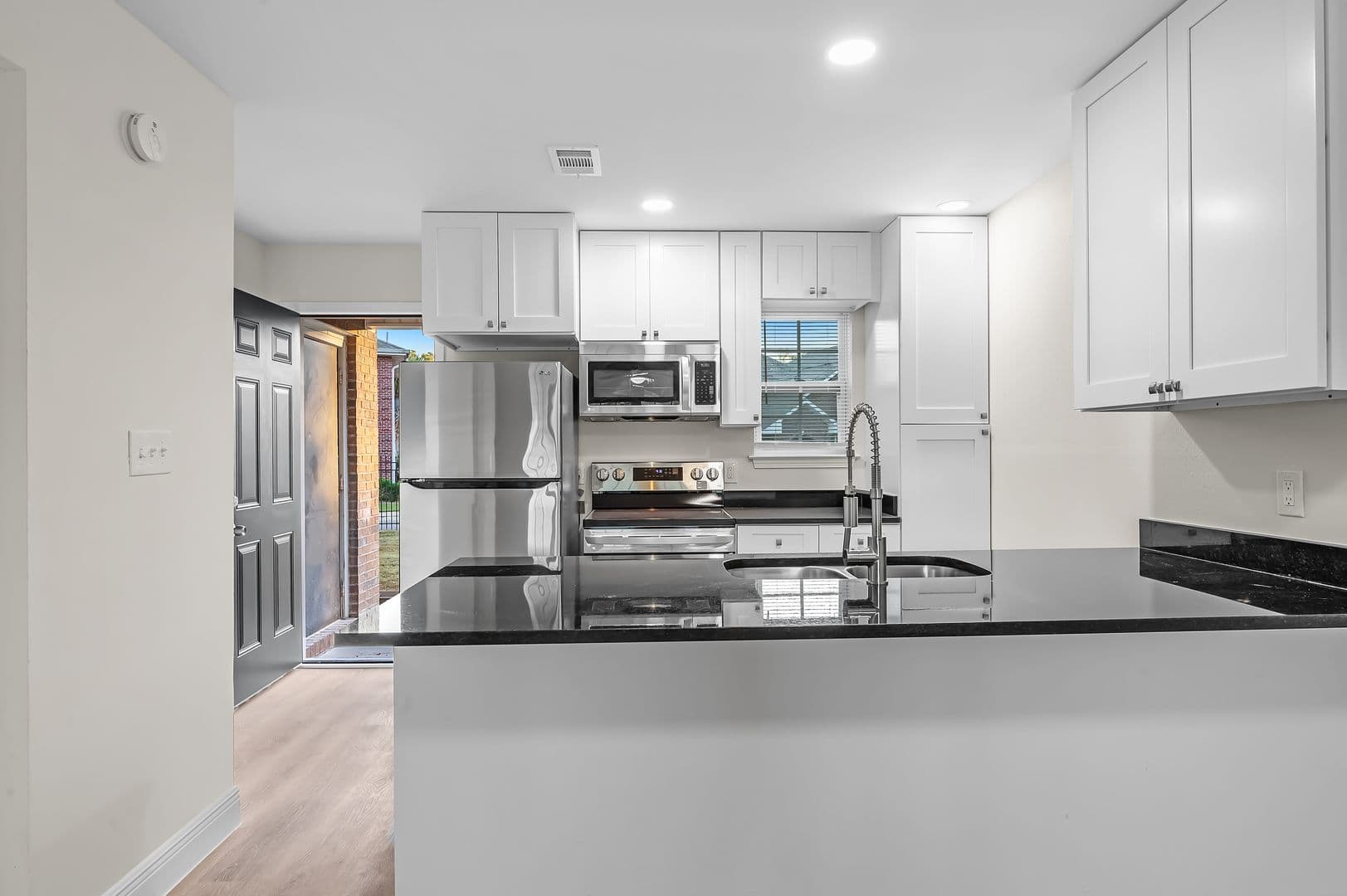 Robertsdale House: 22613 Mattingly Street
