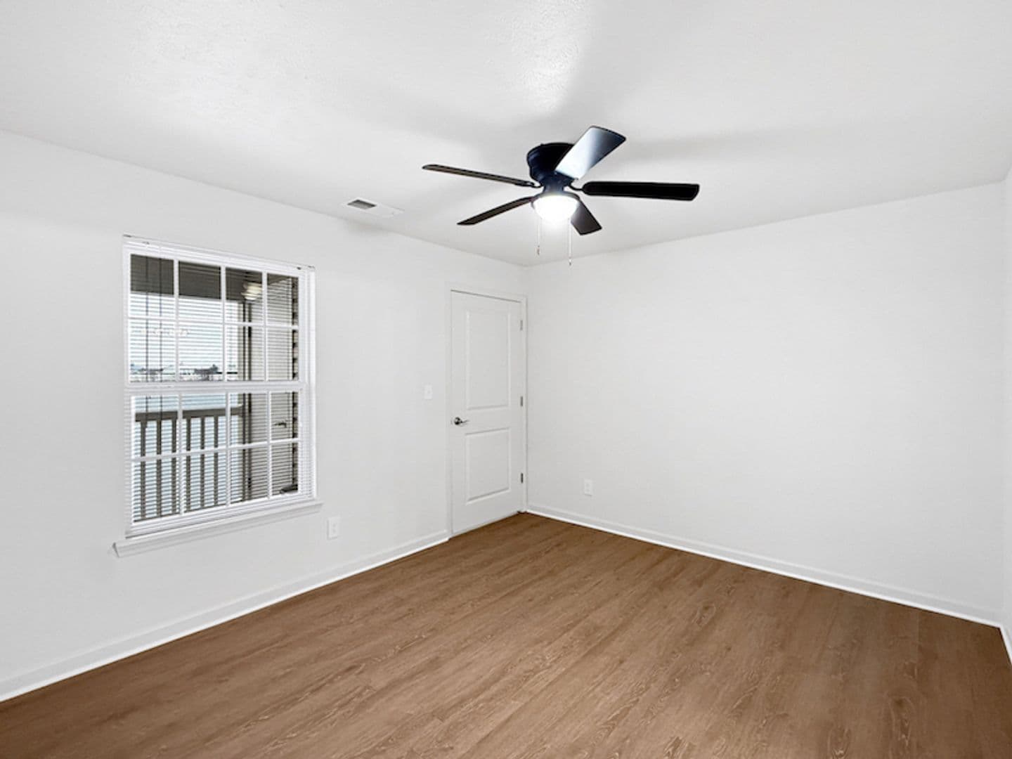 Evansville House: 400 Beachfront Drive