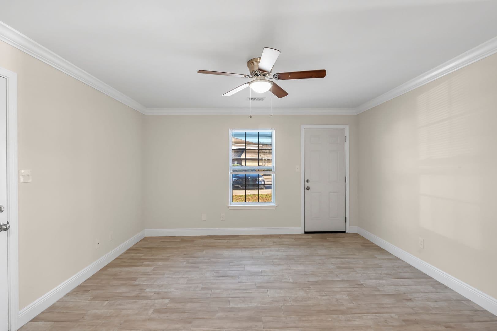 Robertsdale House: 22615 Mattingly Street