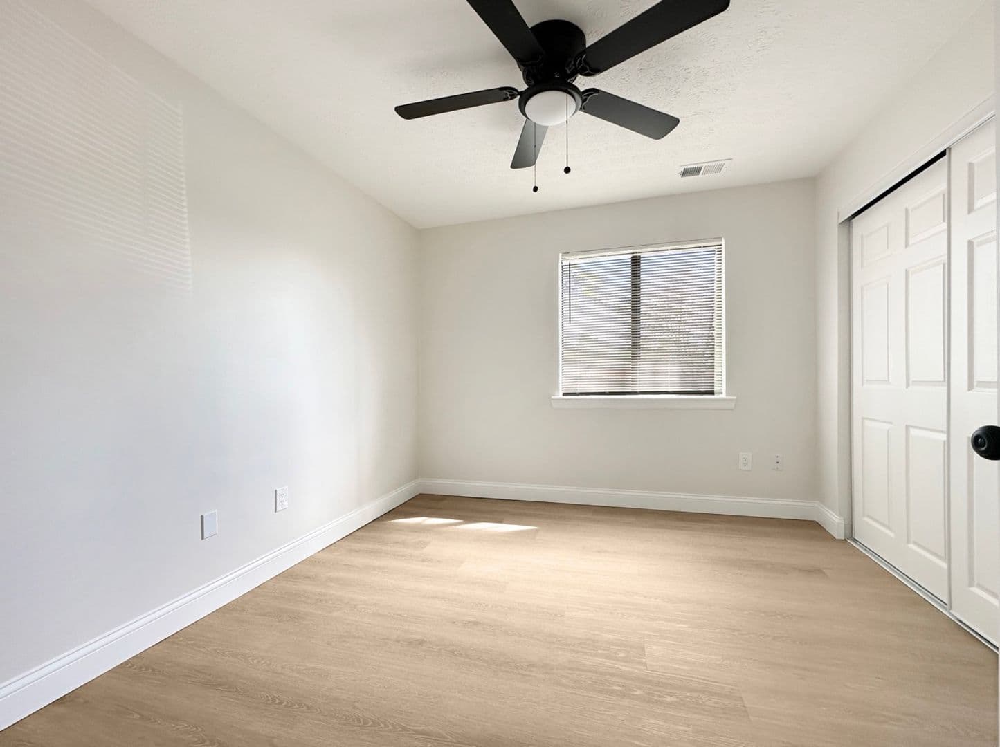 Newburgh House: 4154 Bell Rd