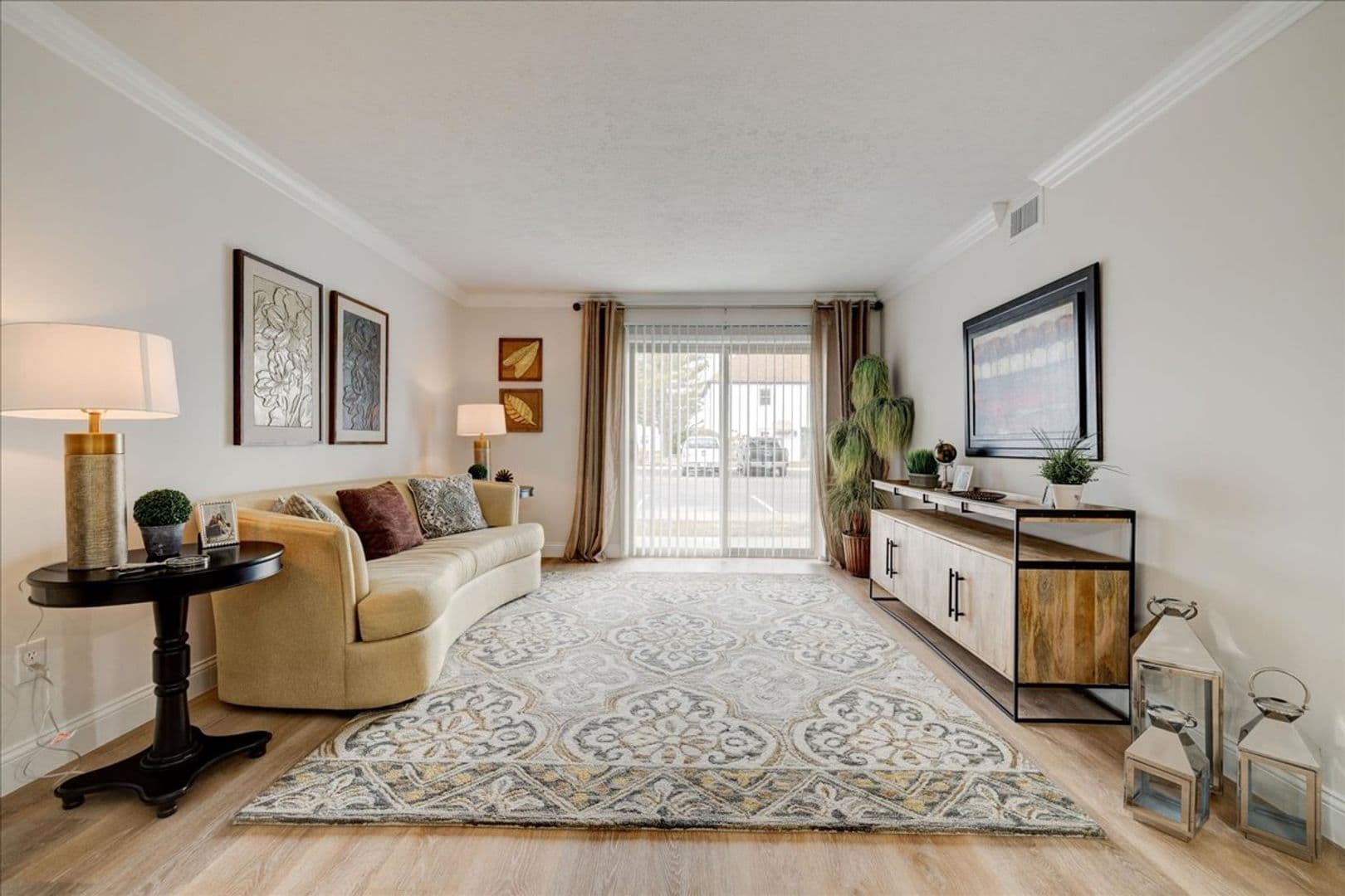 Evansville Apartment: 600 Nomandy Drive
