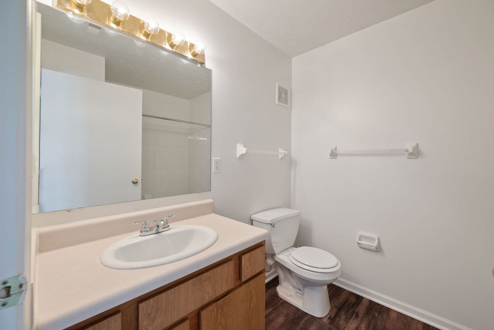 Crawfordsville House: 101 Aspen Dr