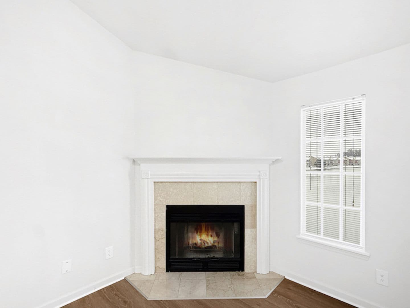 Evansville House: 400 Beachfront Drive