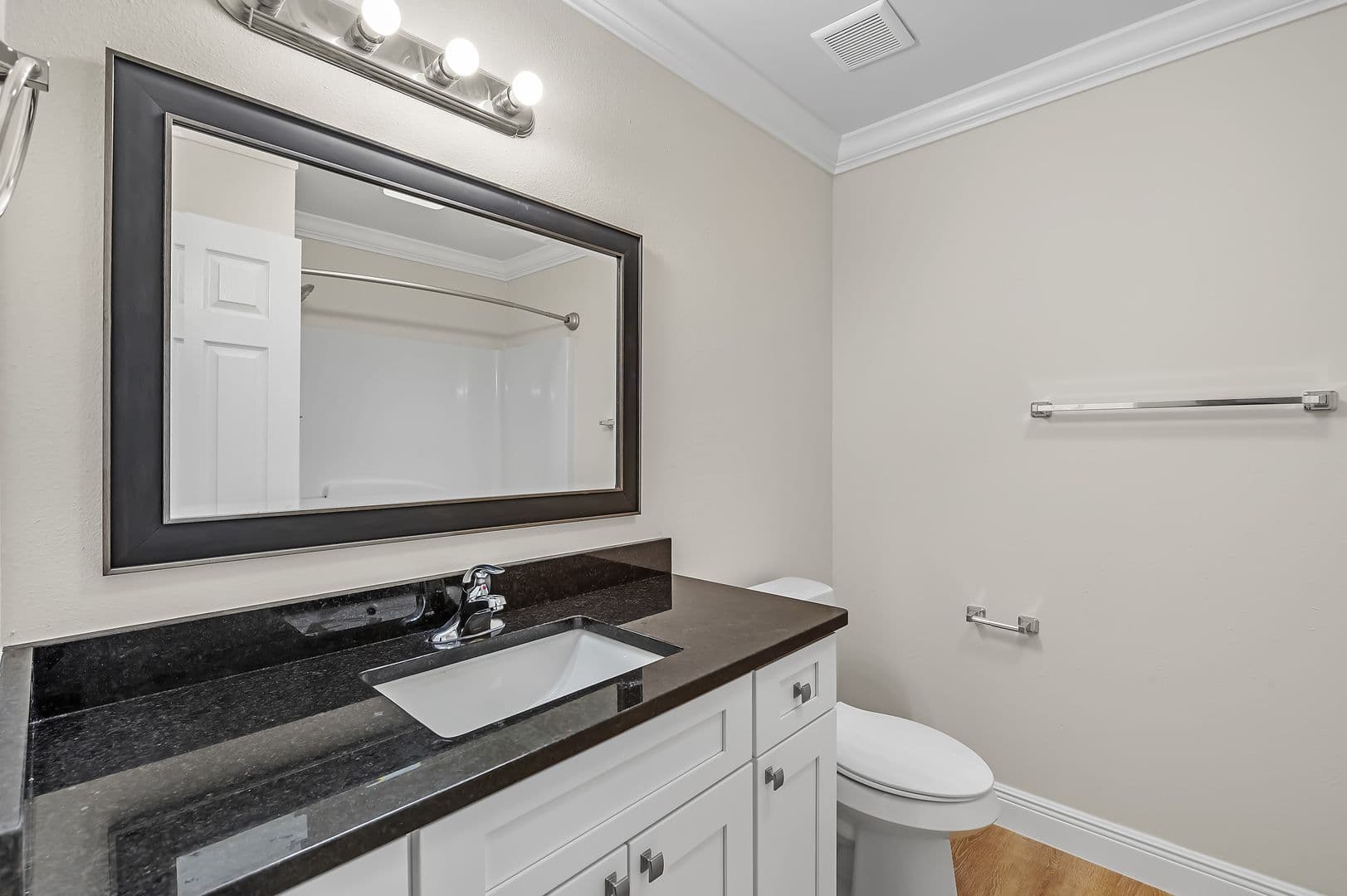 Robertsdale House: 22613 Mattingly Street