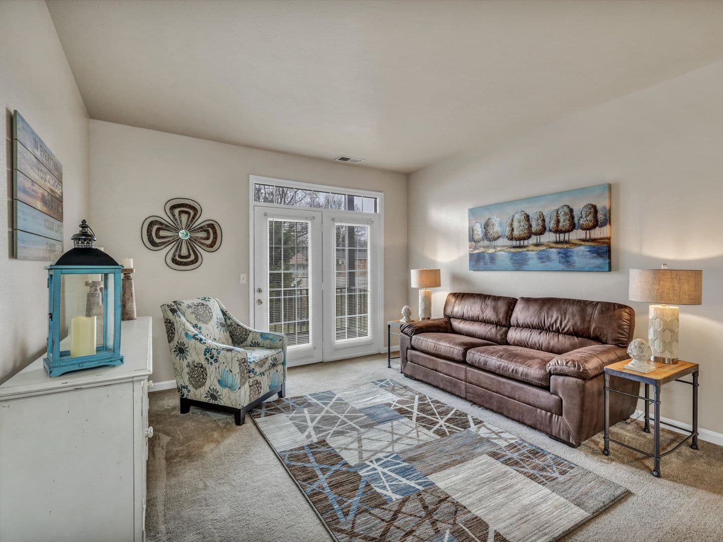 Newburgh House: 8582 Lincoln Ave