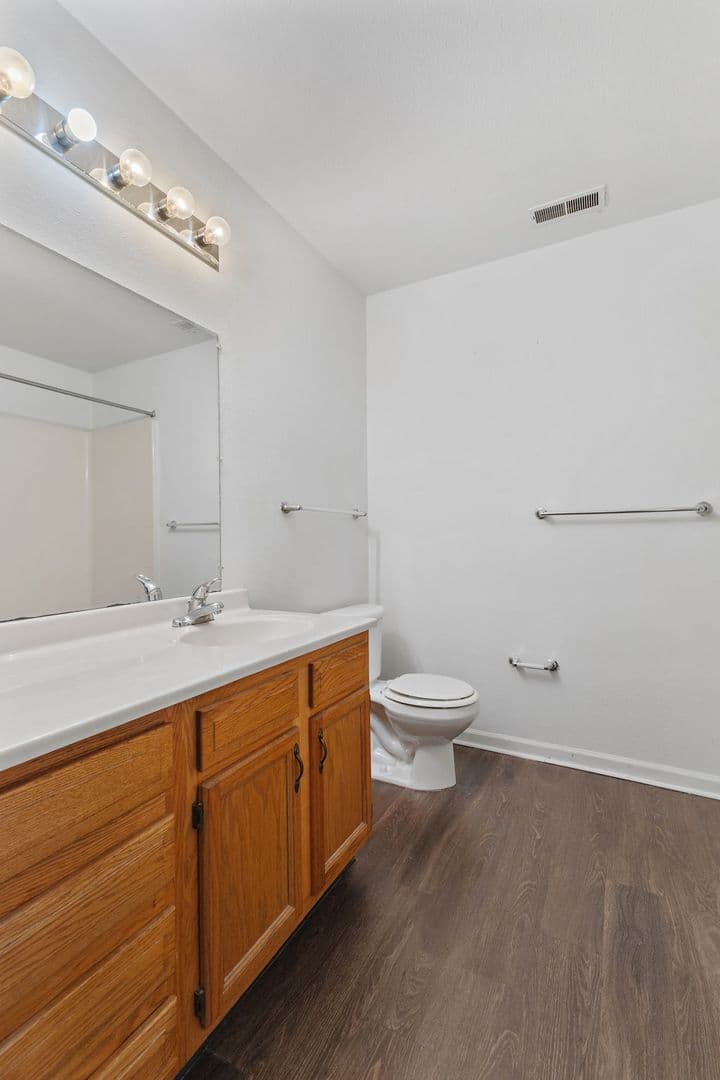 Indianapolis House: 6010 Castleford Dr