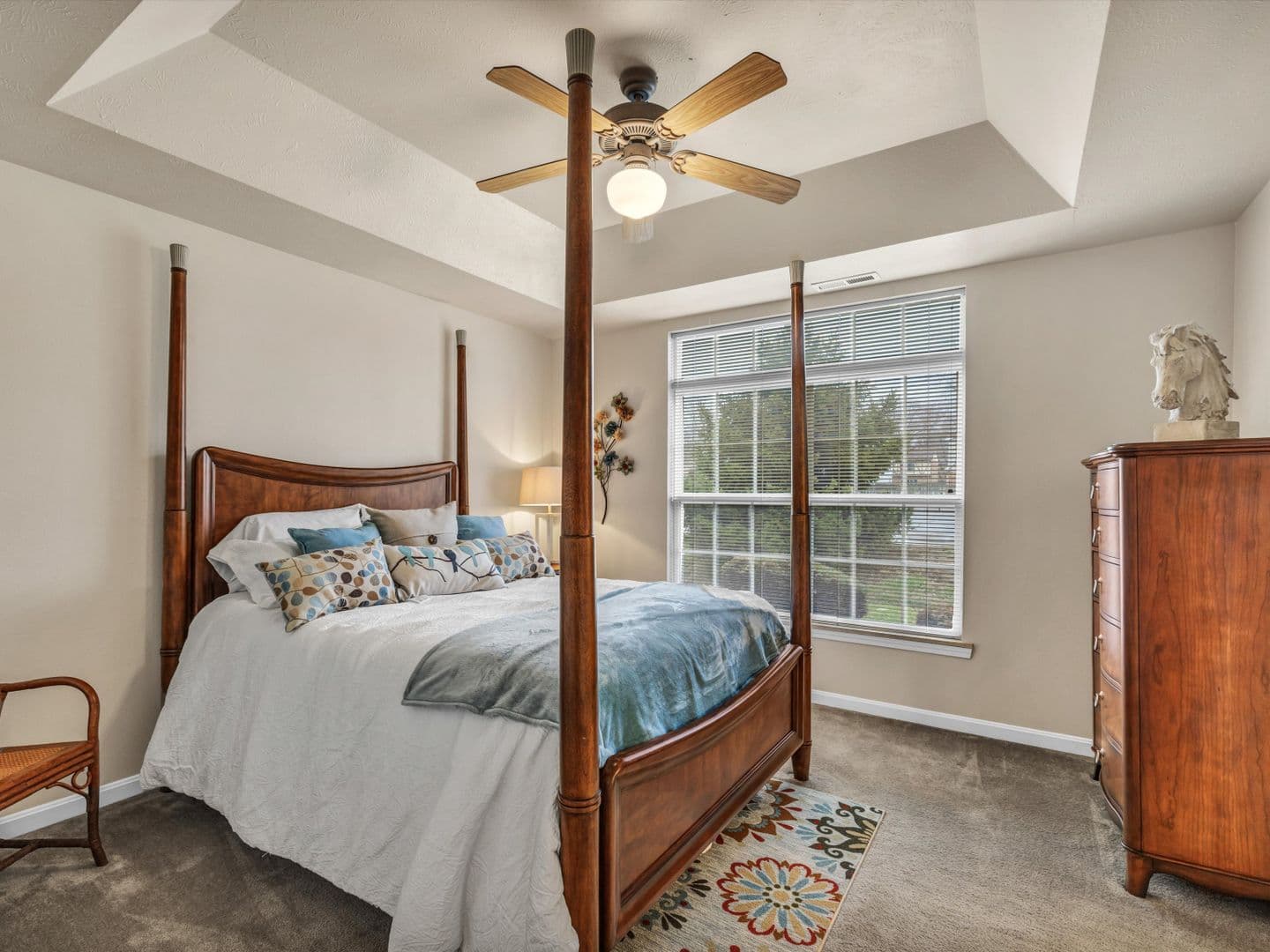 Newburgh House: 8582 Lincoln Ave
