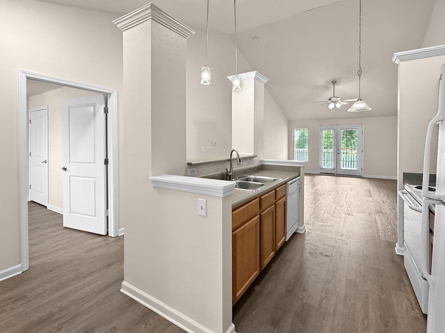 Evansville House: 705 Beachfront Dr
