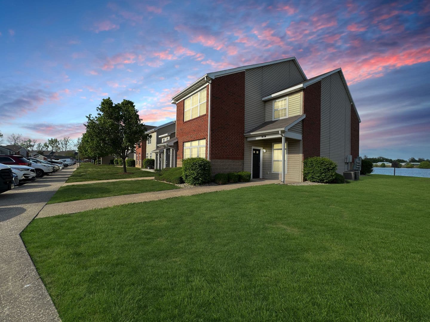 Evansville House: 702 Beachfront Dr