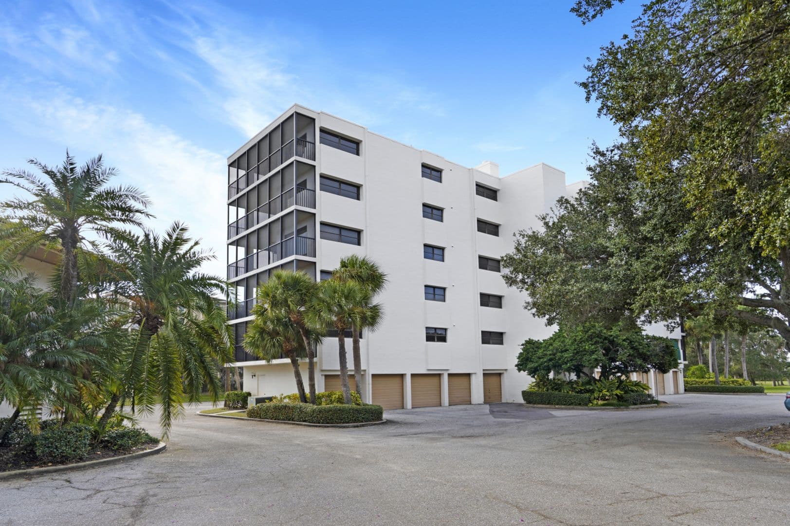 Osprey Apartment: 2090 S Tamiami Tr