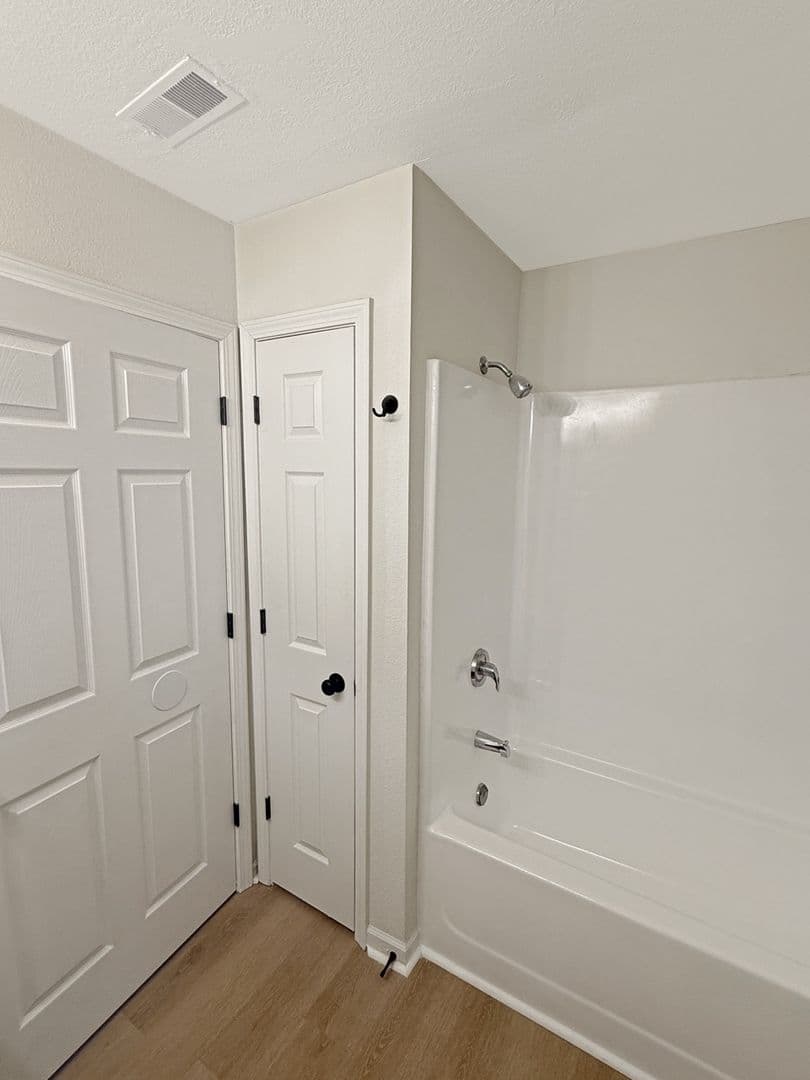 Indianapolis House: 6012 Castleford Dr