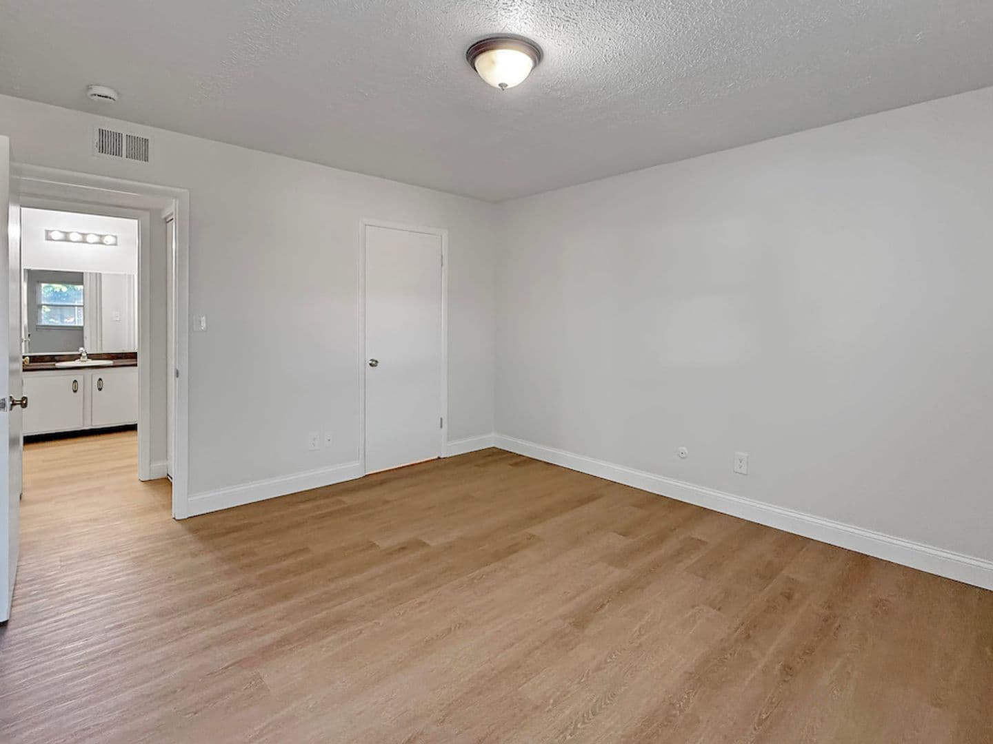 Evansville House: 5564 East Virginia Street