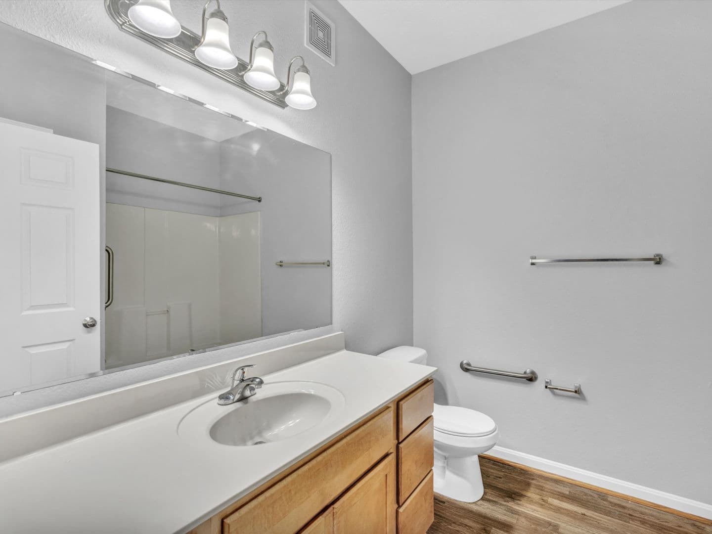 Newburgh House: 8584 Lincoln Ave