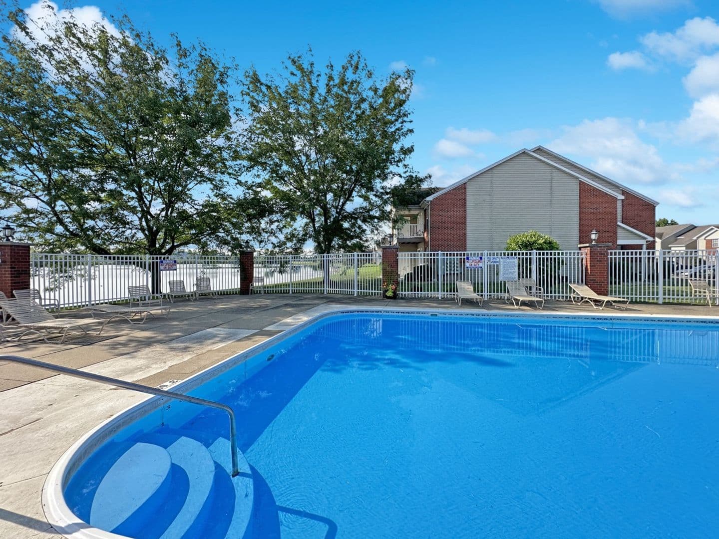 Evansville House: 702 Beachfront Dr