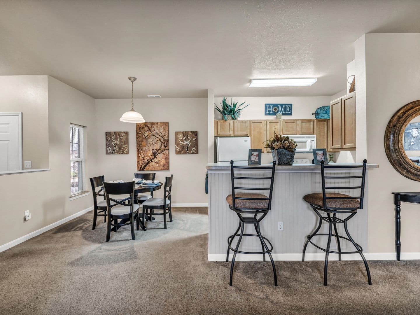 Newburgh House: 8582 Lincoln Ave