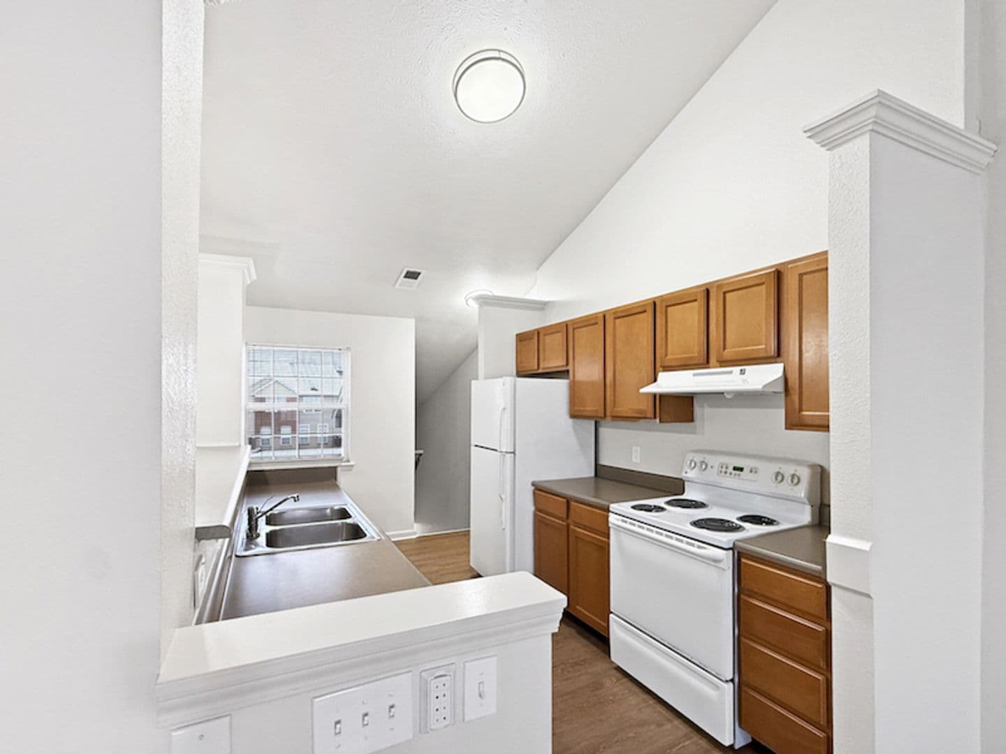 Evansville House: 400 Beachfront Drive