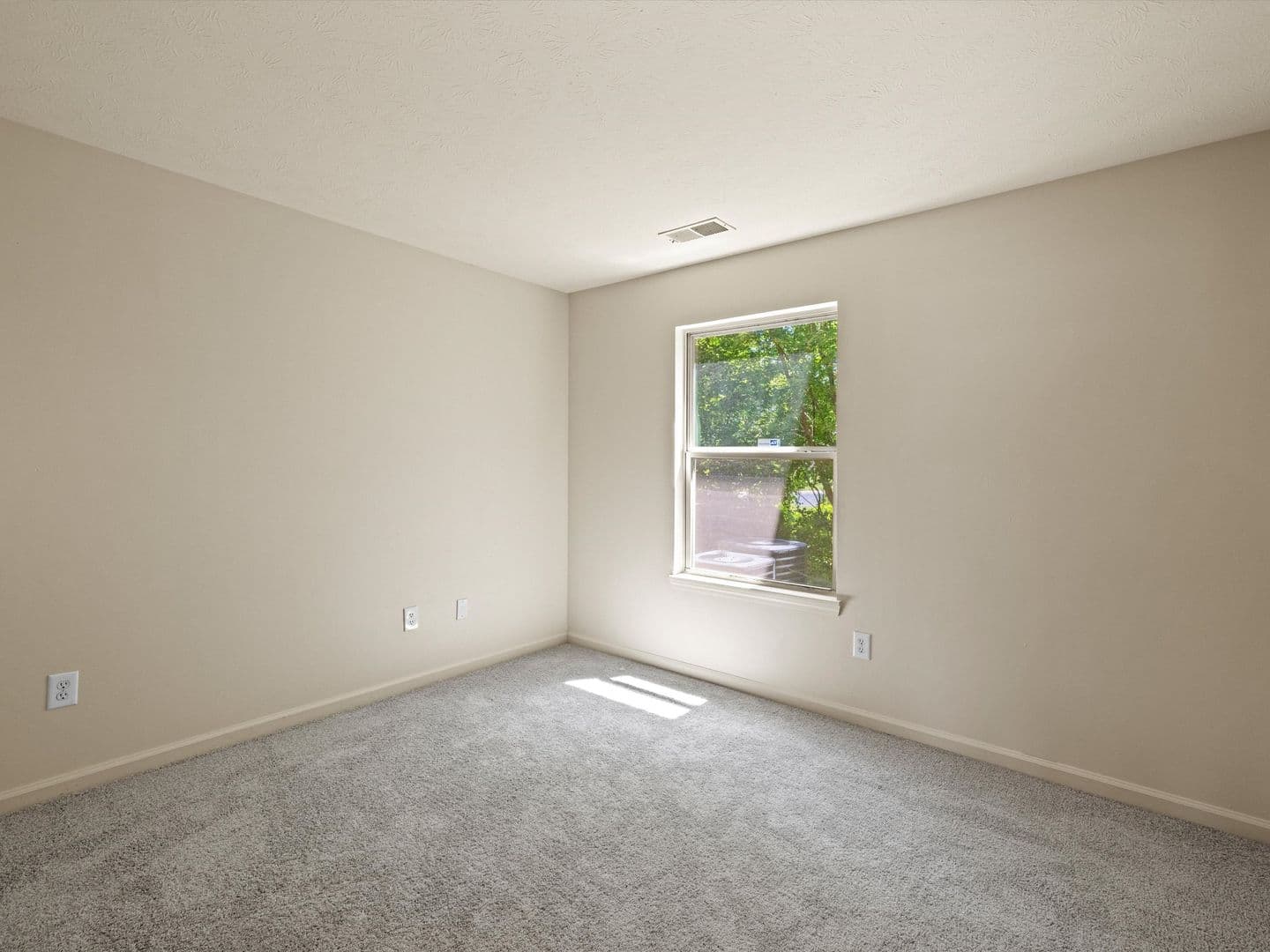 Crawfordsville House: 103 Aspen Dr