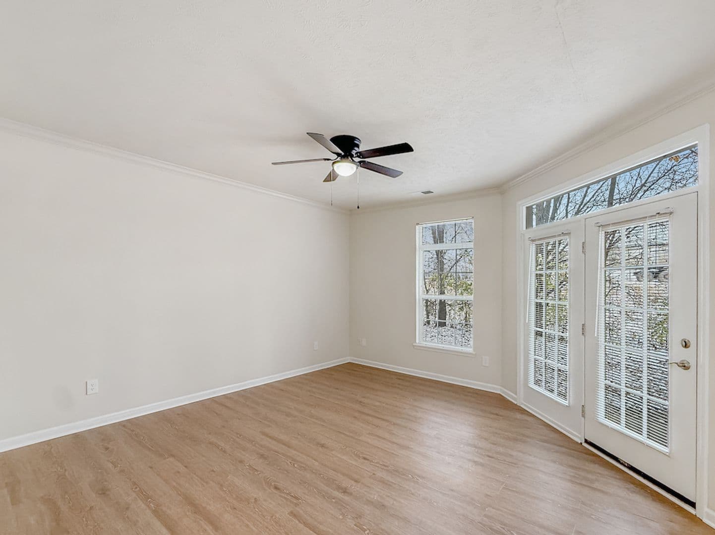 Evansville House: 702 Beachfront Dr