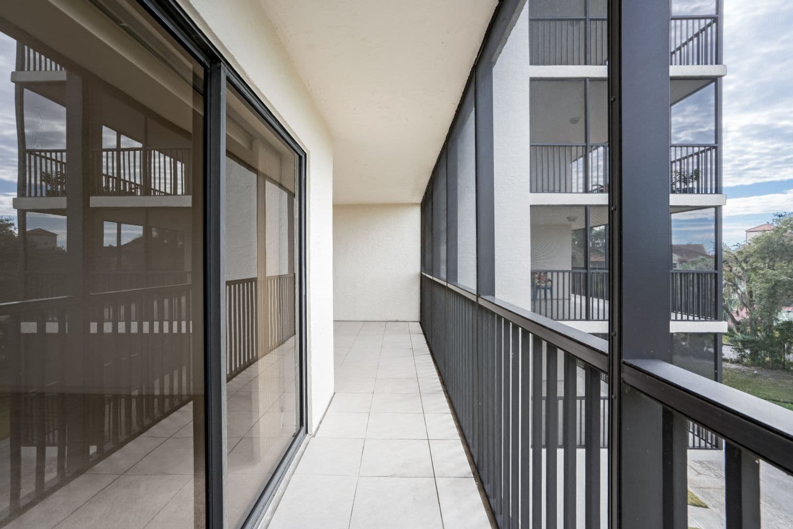 Osprey Apartment: 2090 S Tamiami Tr