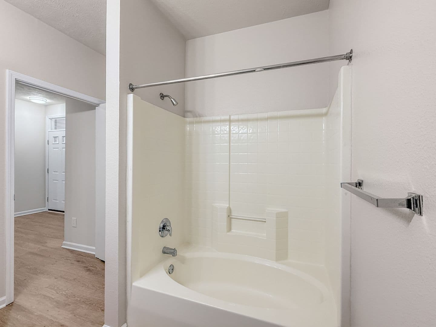 Evansville House: 702 Beachfront Dr