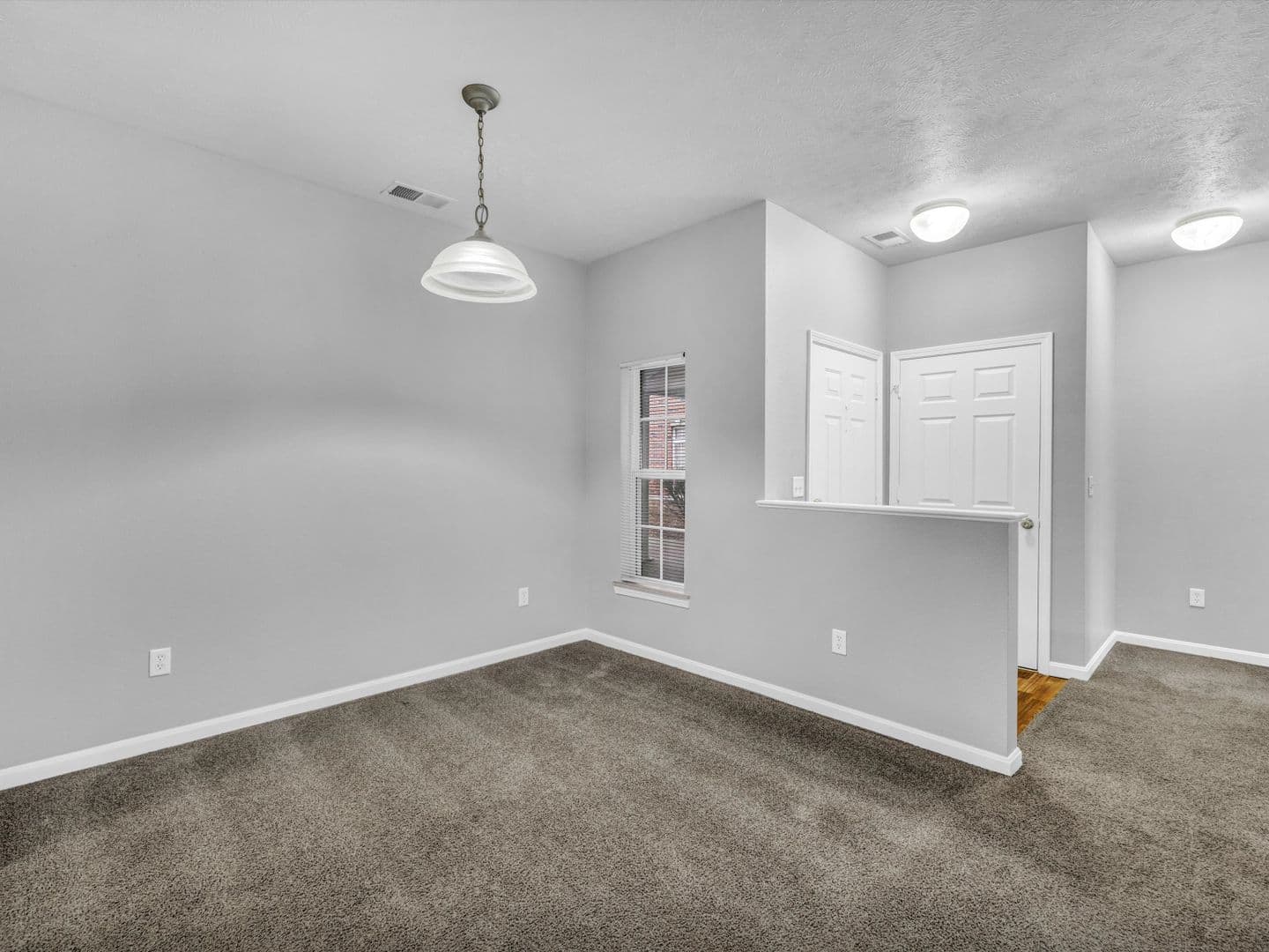 Newburgh House: 8584 Lincoln Ave