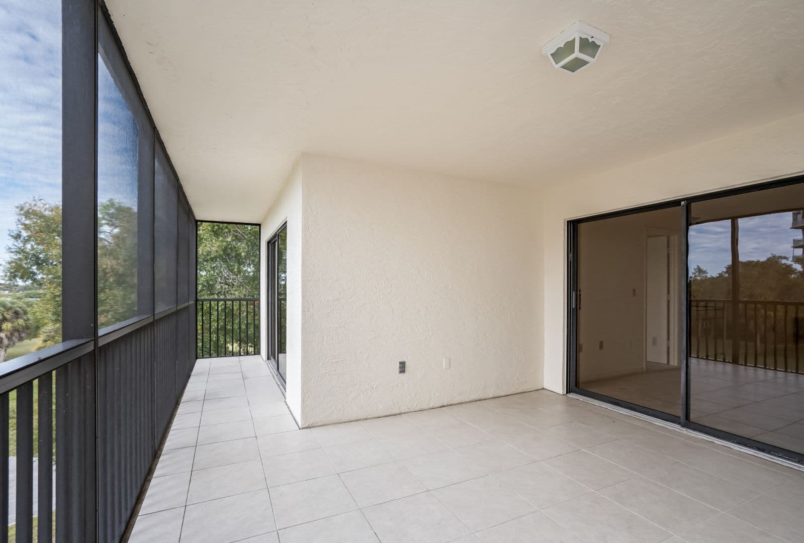 Osprey Apartment: 2090 S Tamiami Tr