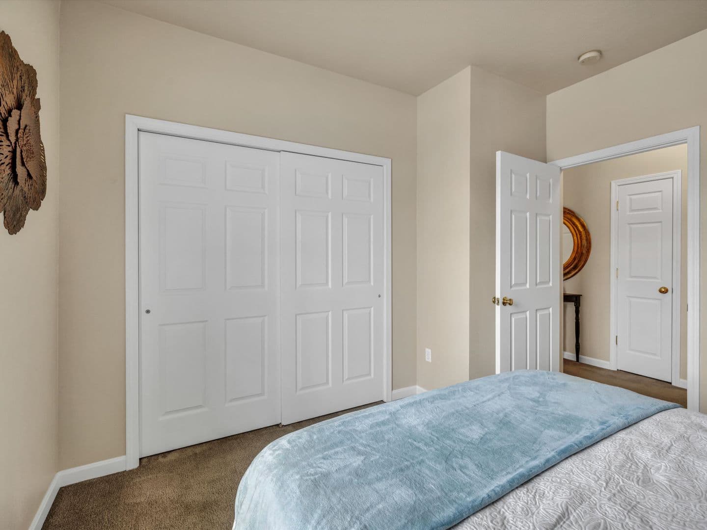 Newburgh House: 8582 Lincoln Ave
