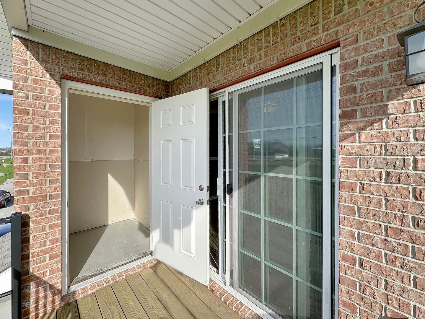 Greensburg House: 2303 N Broadway Street
