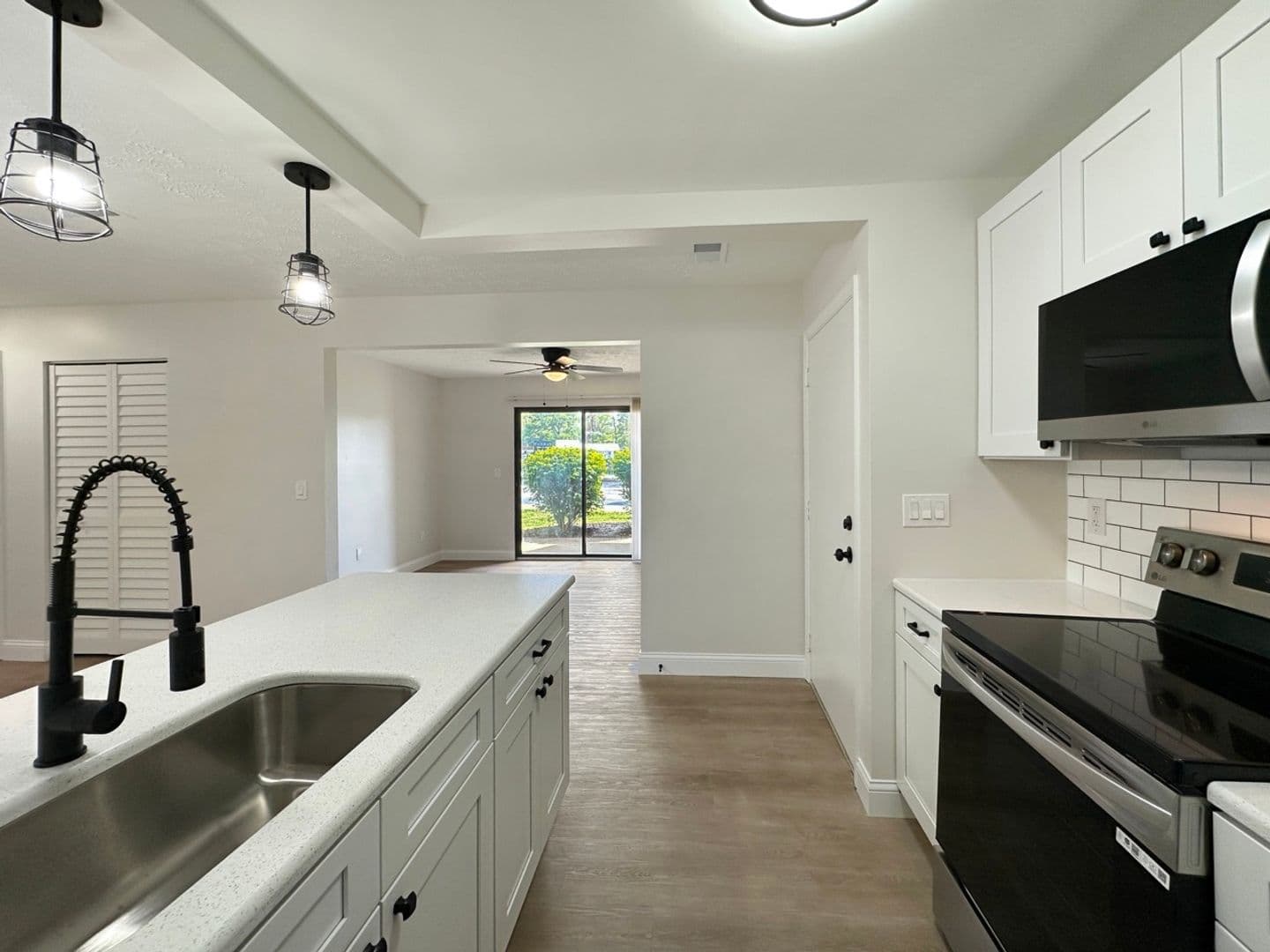Newburgh House: 4154 Bell Rd
