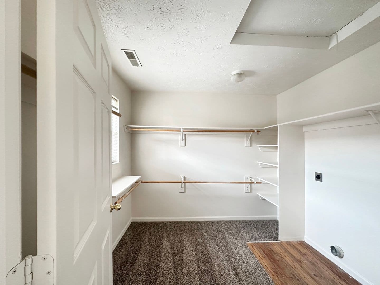 Adrian House: 172 Sand Creek Highway