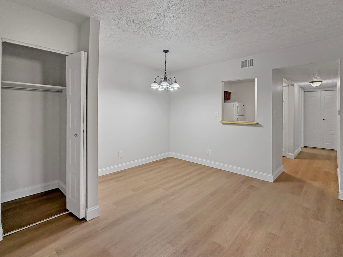 Evansville House: 5564 East Virginia Street