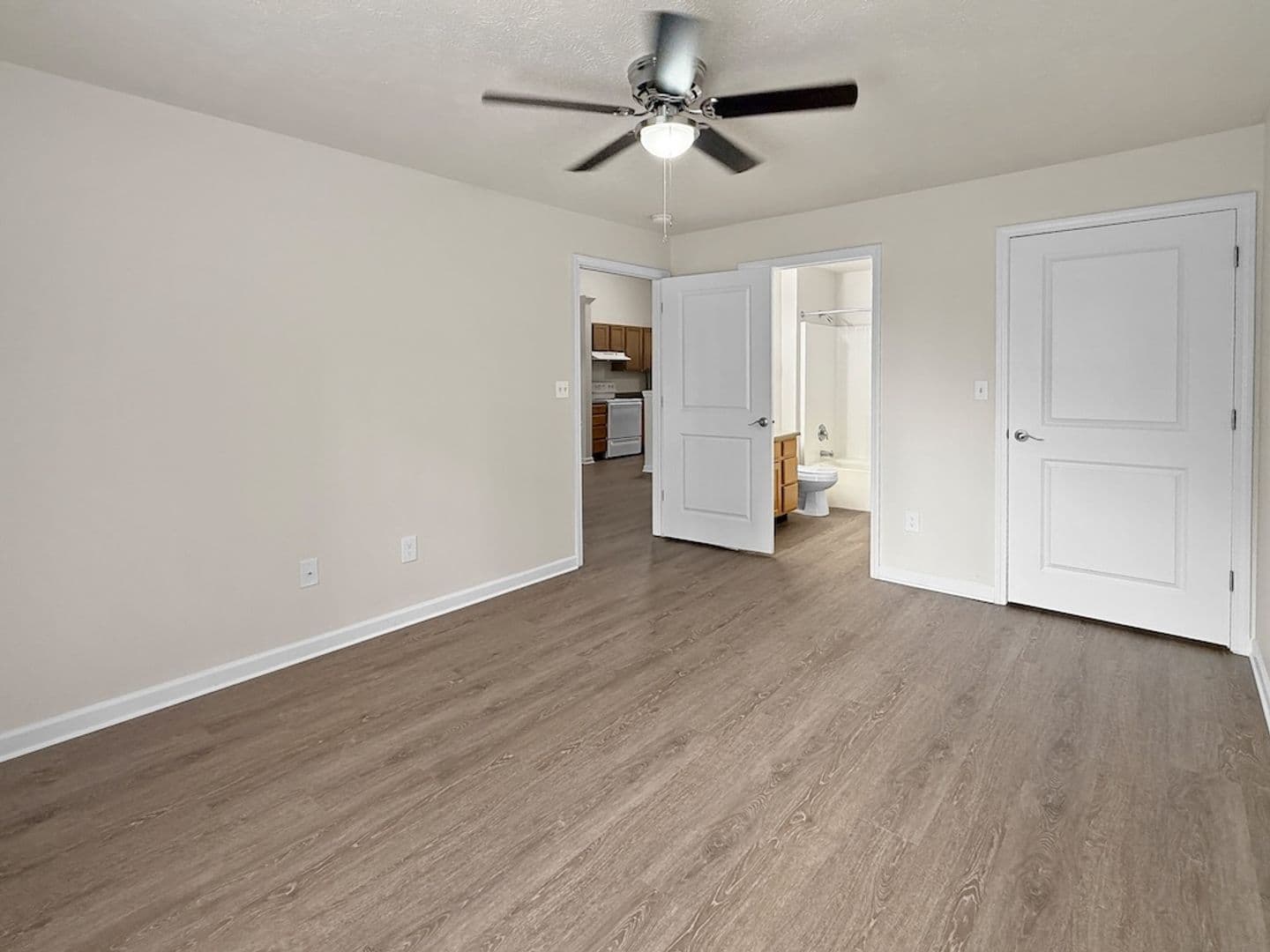 Evansville House: 705 Beachfront Dr