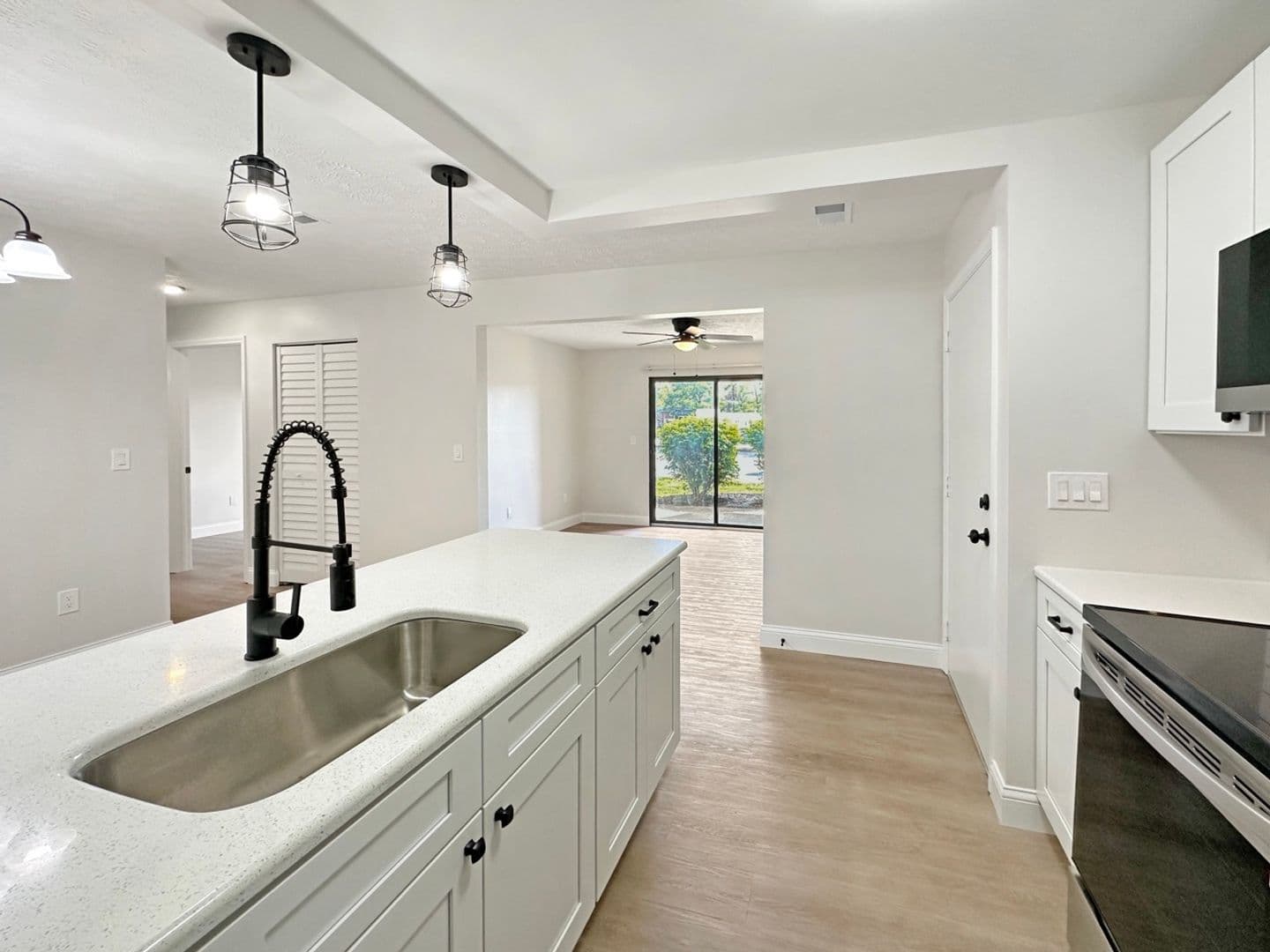 Newburgh House: 4154 Bell Rd