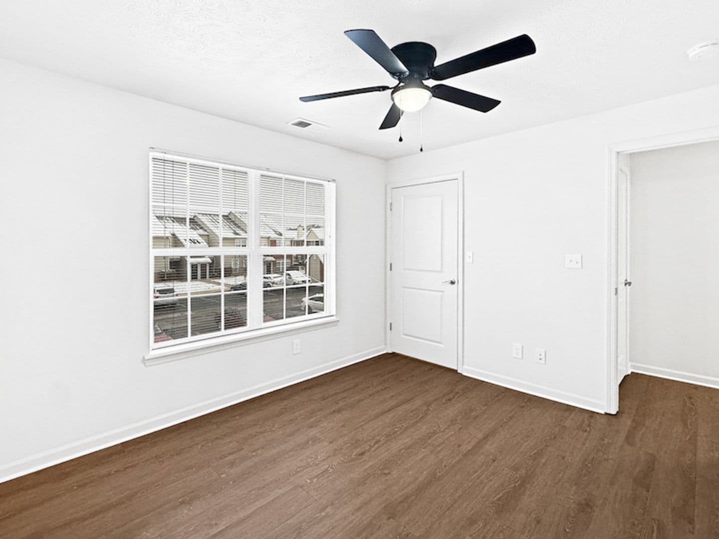 Evansville House: 400 Beachfront Drive