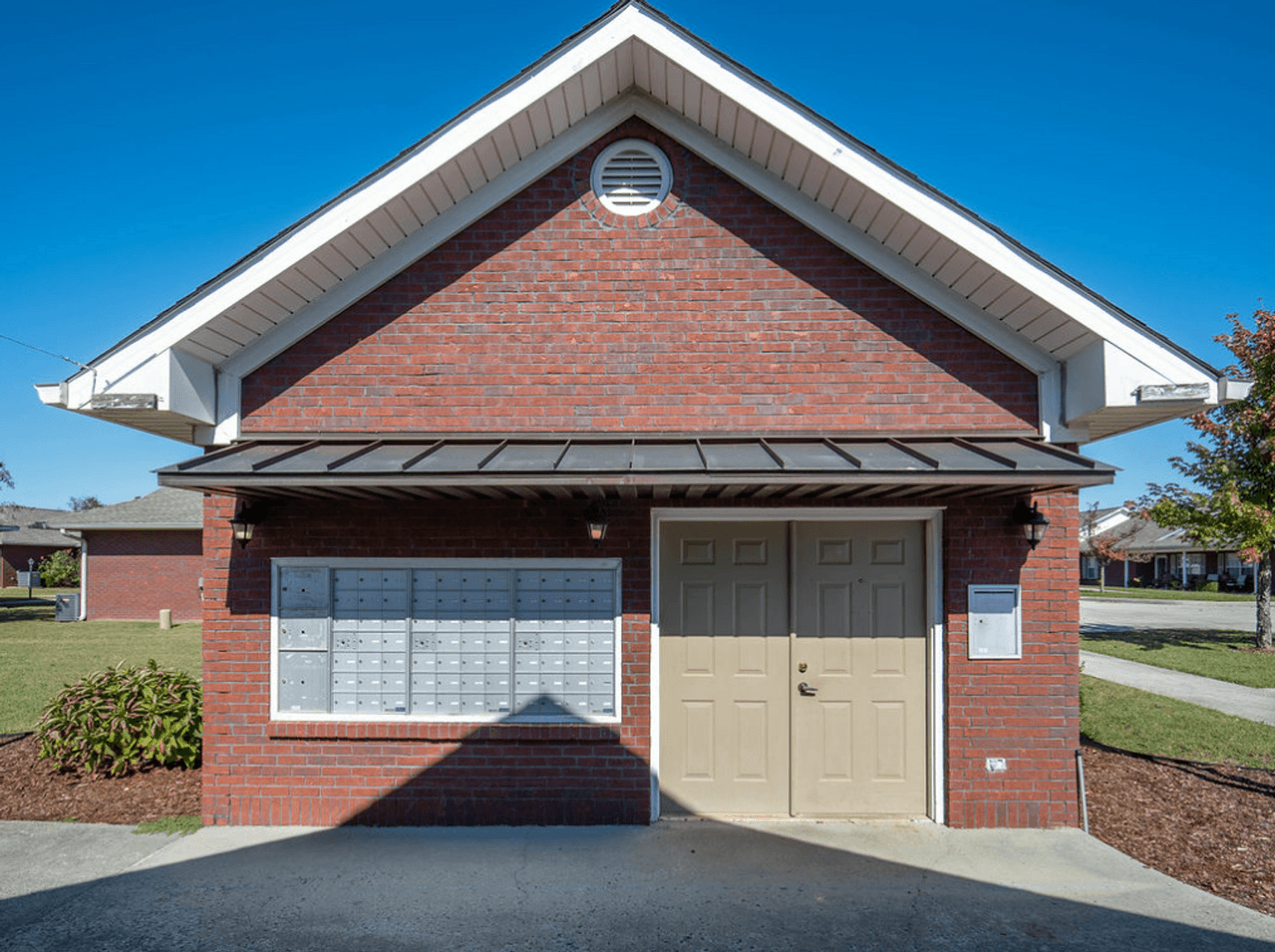 Athens House: 17962 Arrowhead Dr