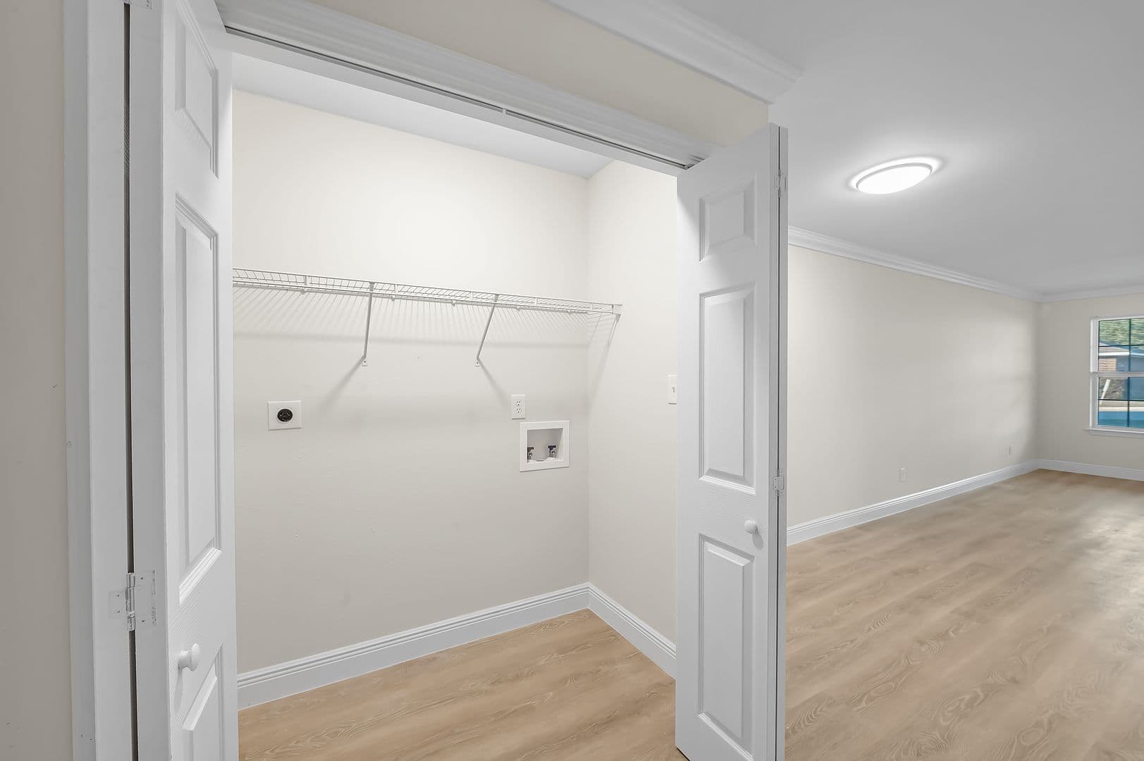 Robertsdale House: 22611 Mattingly Street