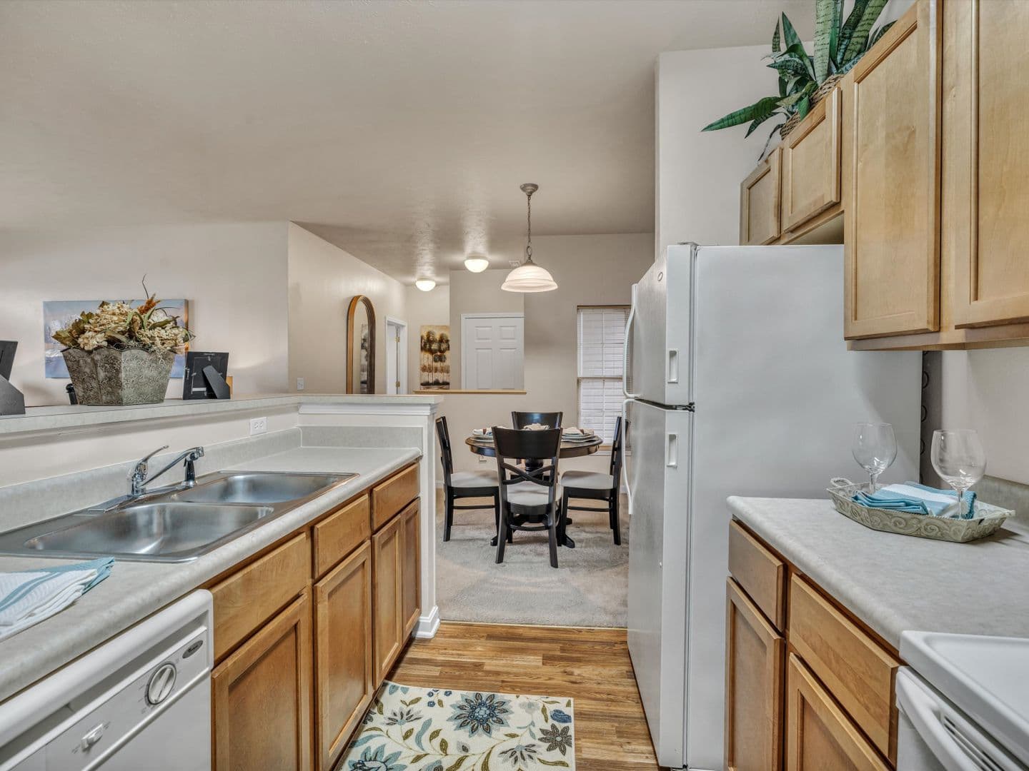 Newburgh House: 8582 Lincoln Ave