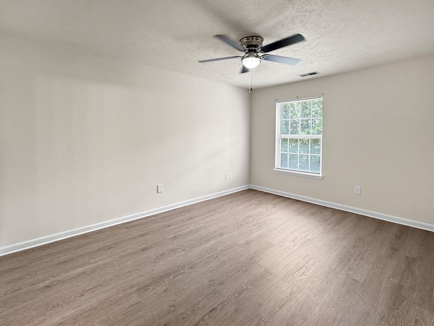 Evansville House: 705 Beachfront Dr