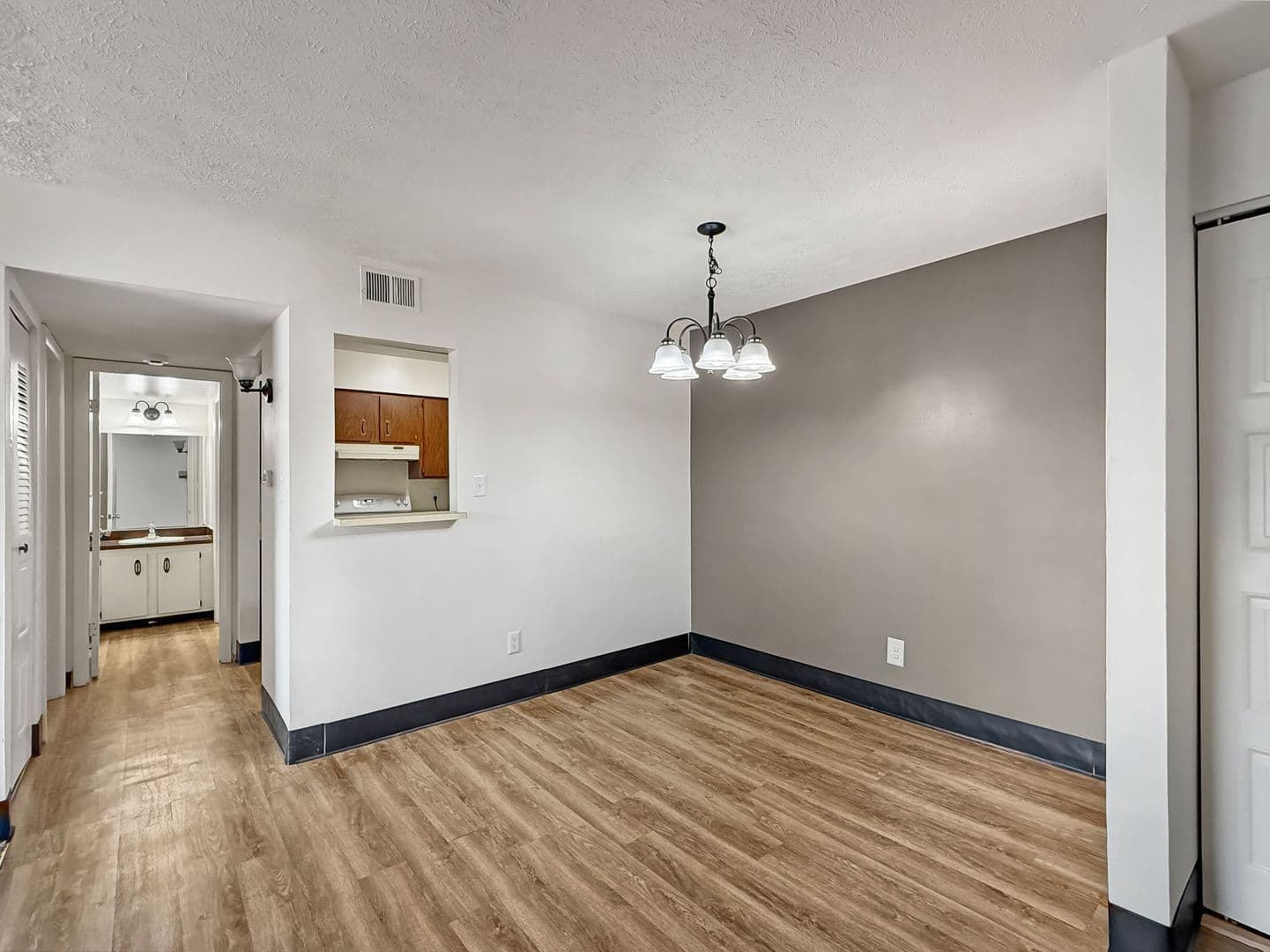 Evansville House: 5560 East Virginia Street