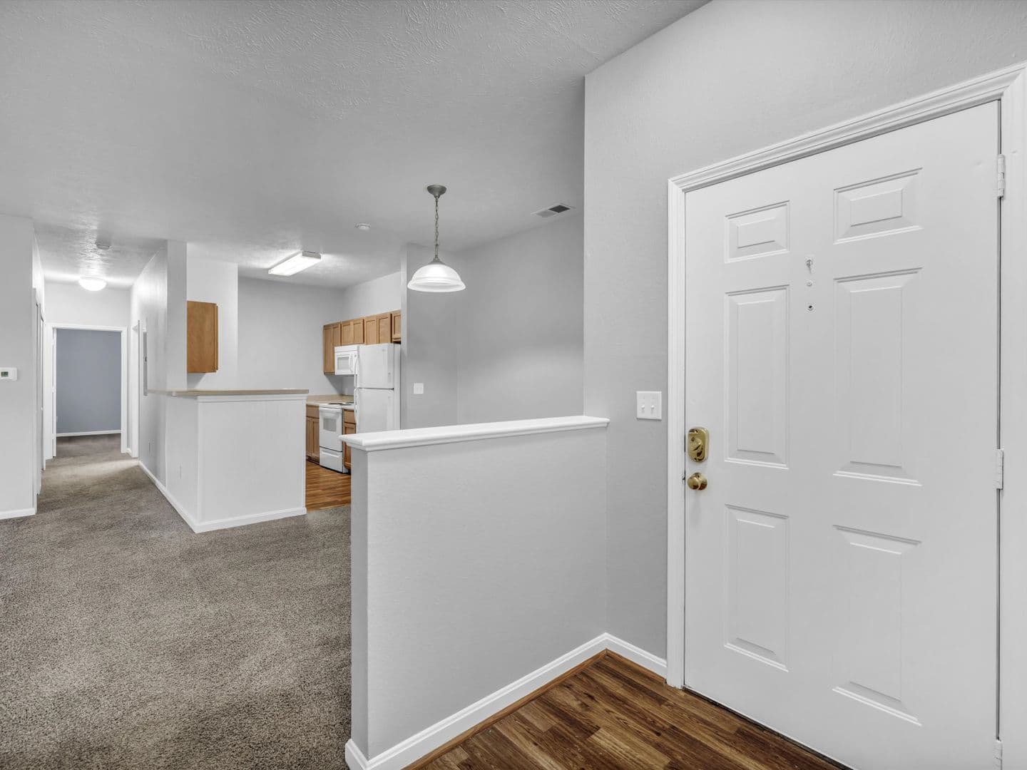 Newburgh House: 8584 Lincoln Ave