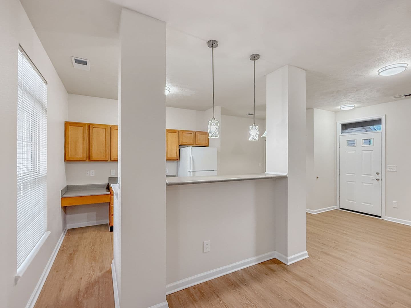 Evansville House: 702 Beachfront Dr