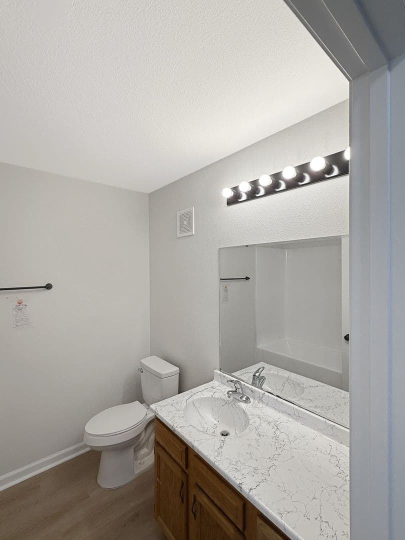Indianapolis House: 6012 Castleford Dr