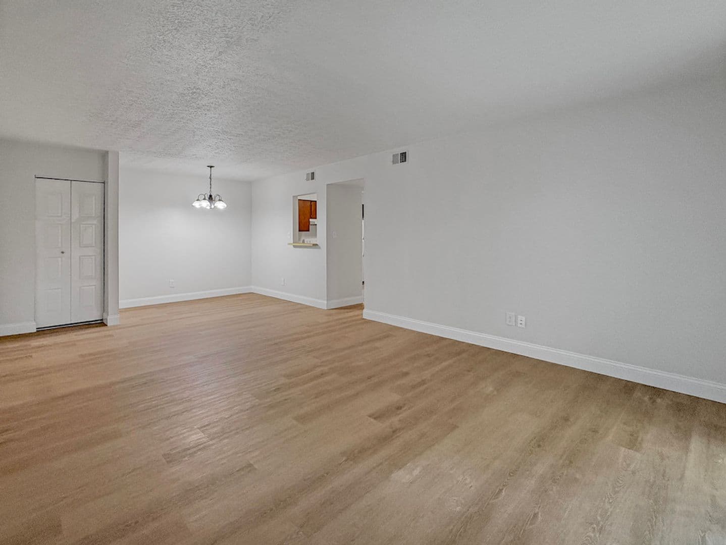 Evansville House: 5564 East Virginia Street