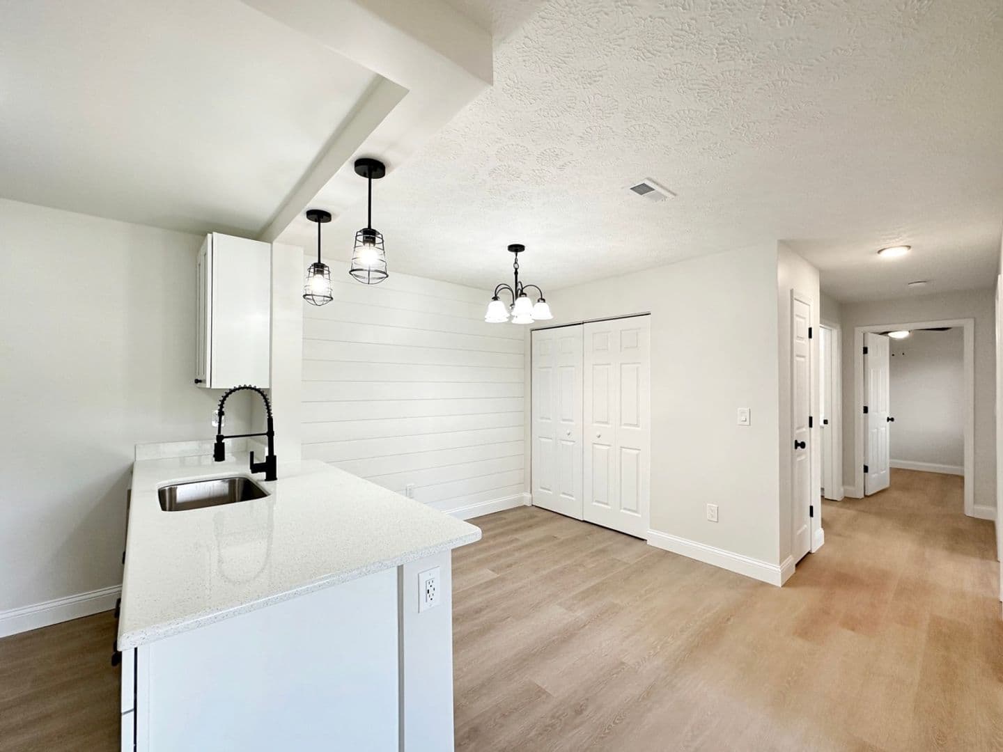 Newburgh House: 4154 Bell Rd