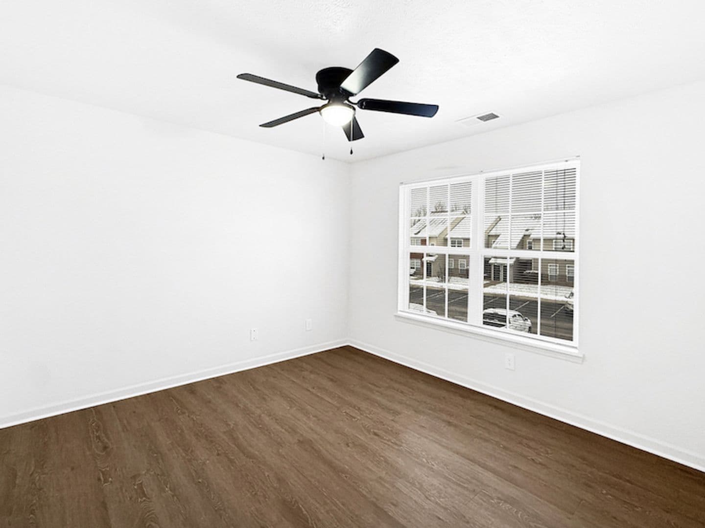 Evansville House: 400 Beachfront Drive