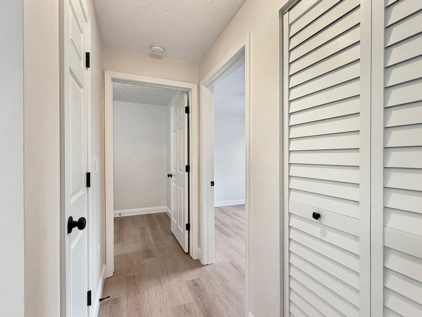 Newburgh House: 4152 Bell Road