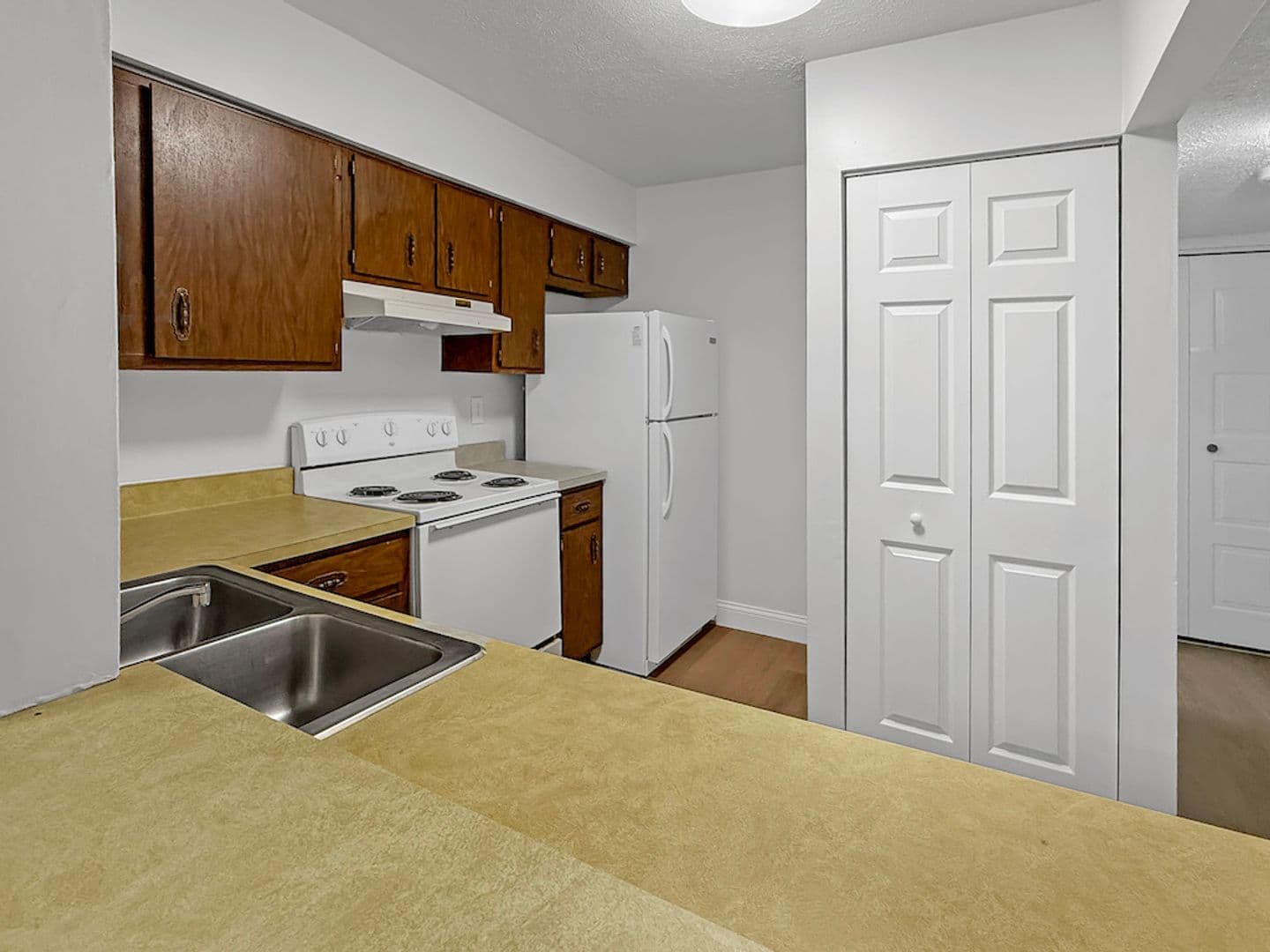 Evansville House: 5564 East Virginia Street