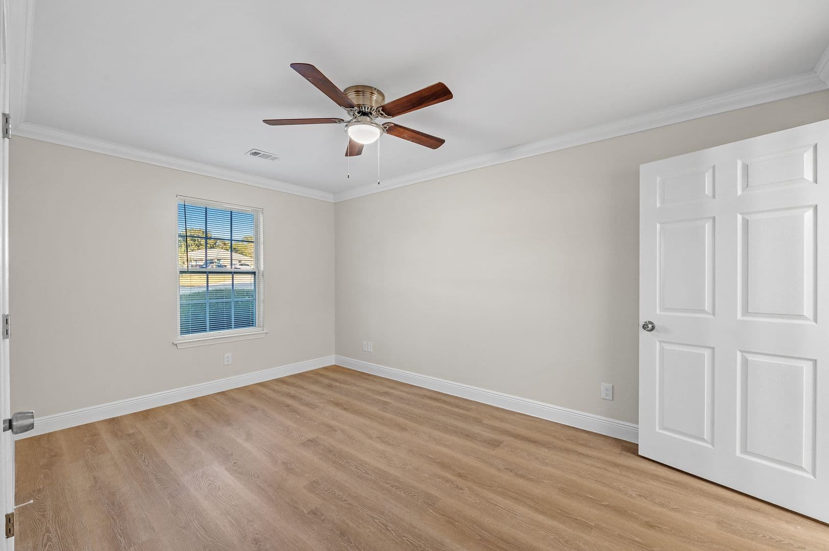 Robertsdale House: 22611 Mattingly Street