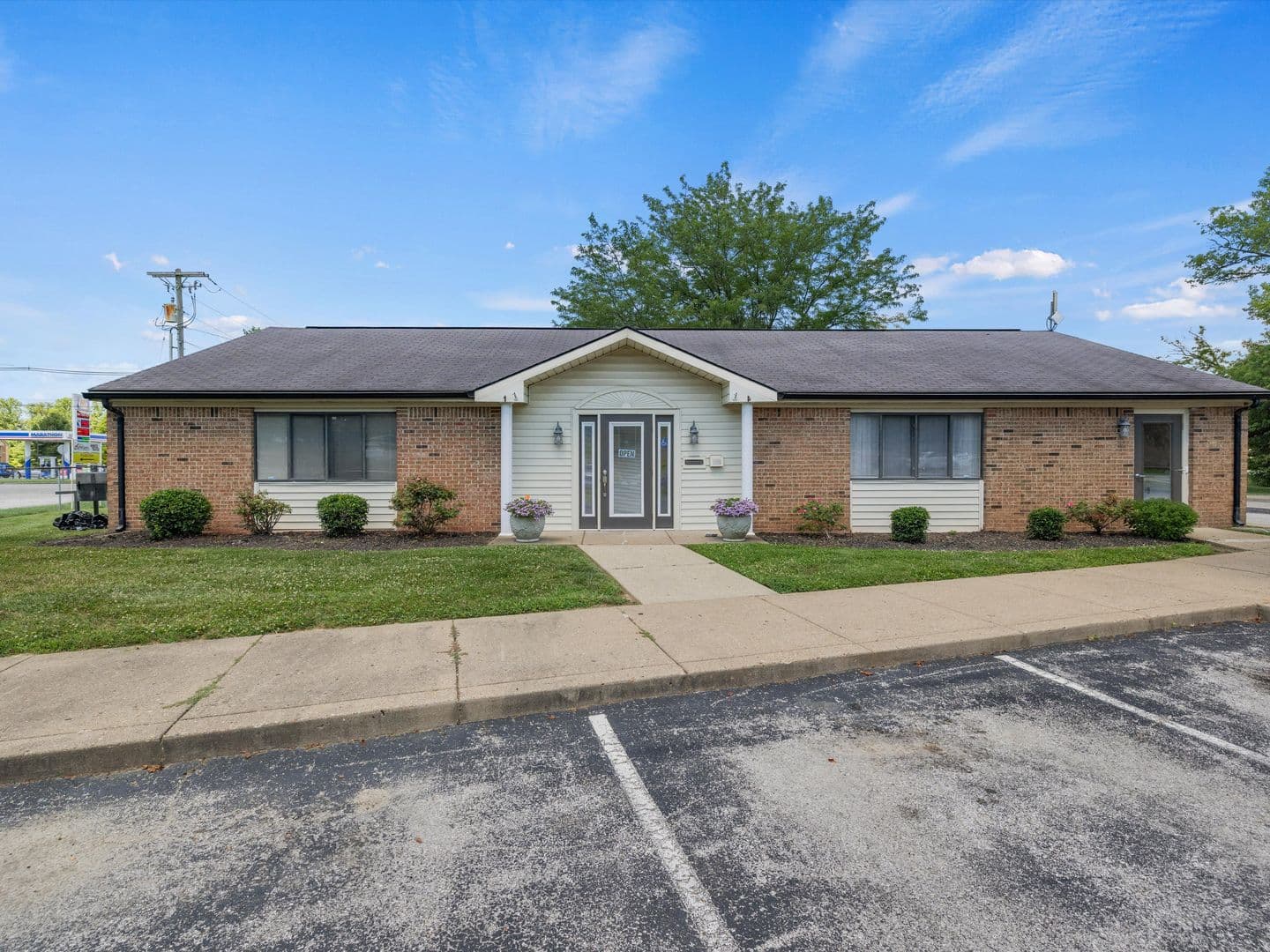 Newburgh House: 4154 Bell Rd